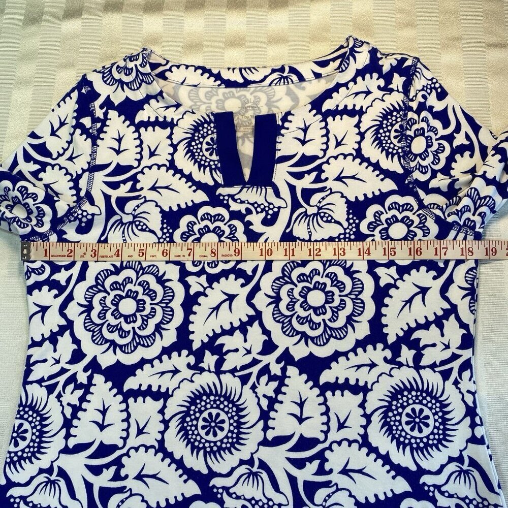 T By TALBOTS Blue Floral UPF 50+ Sun Protection Stretch Knit Top Large PETITE - Picture 6 of 14